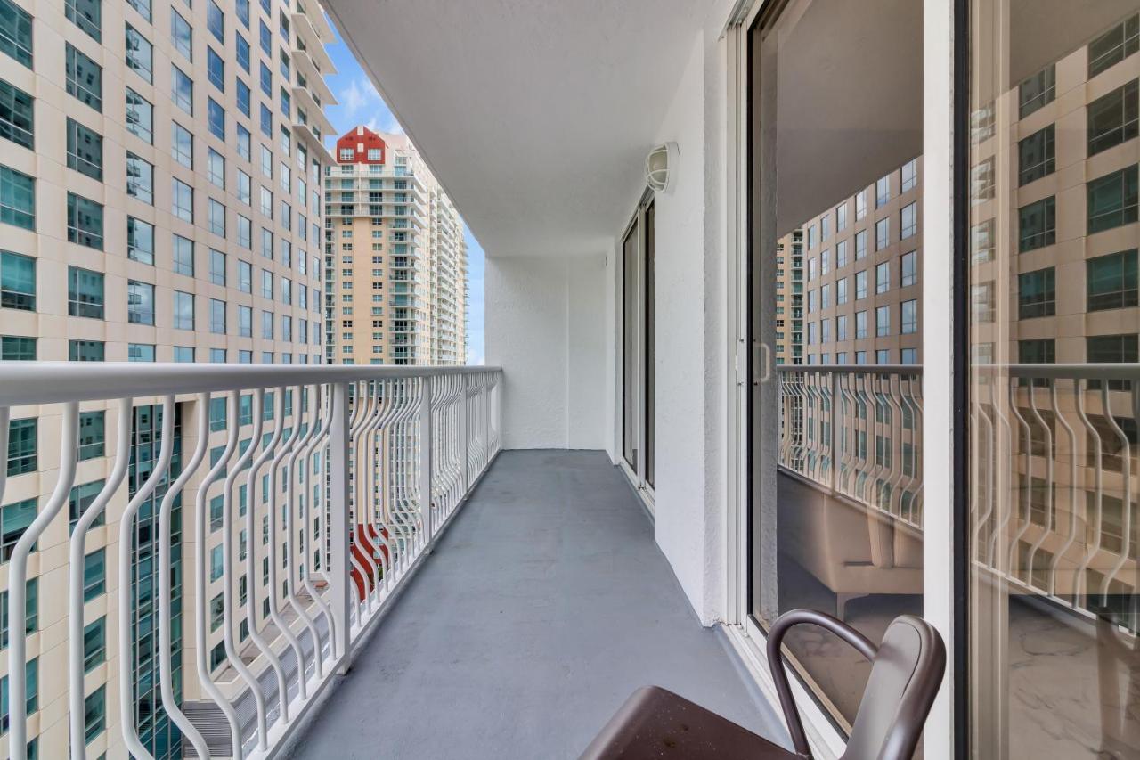 The Club At Brickell Bay Luxury Suites Miami Exterior foto